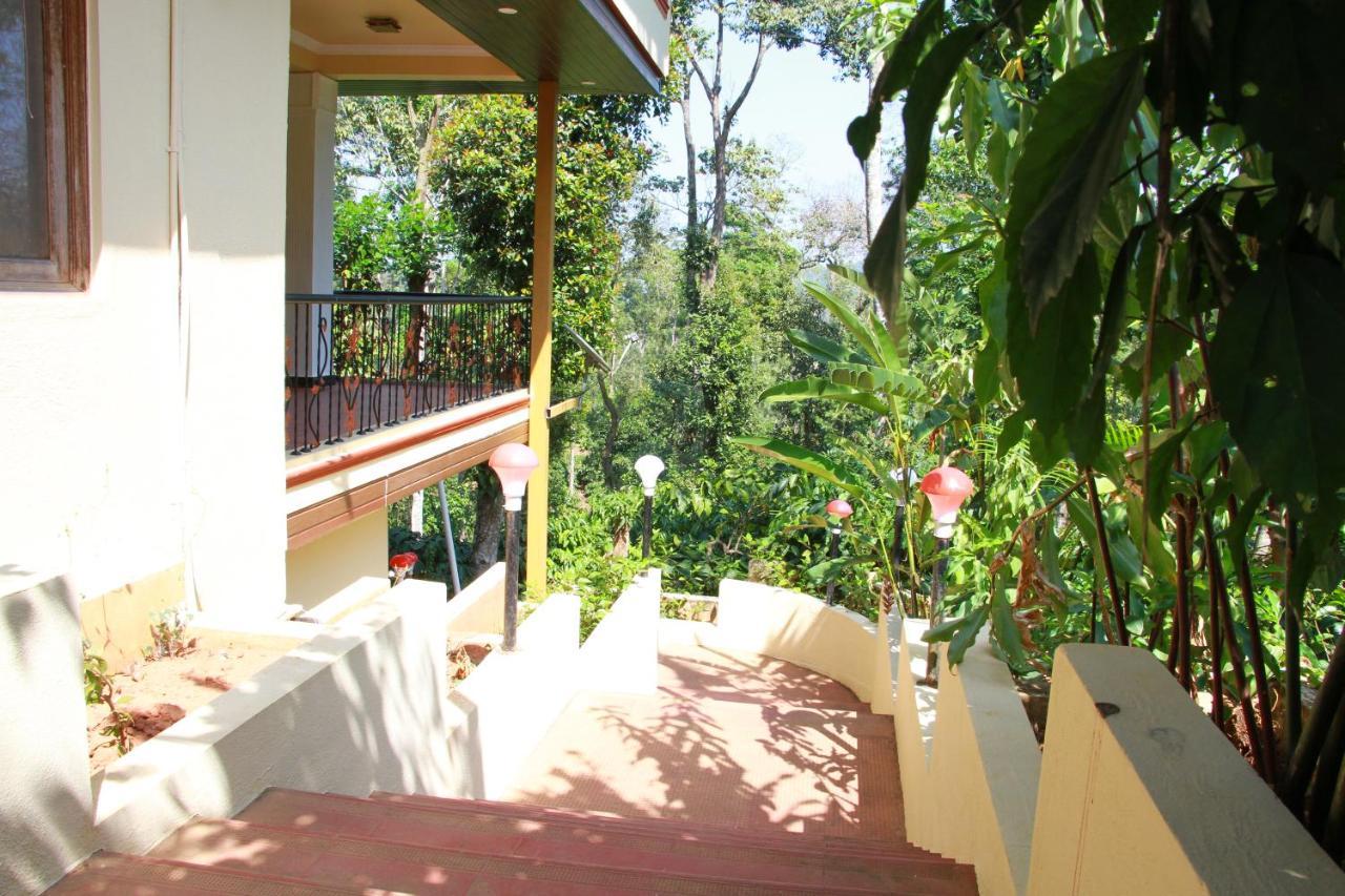 Kingmaker'S Plantation With River Stream Madikeri Bagian luar foto